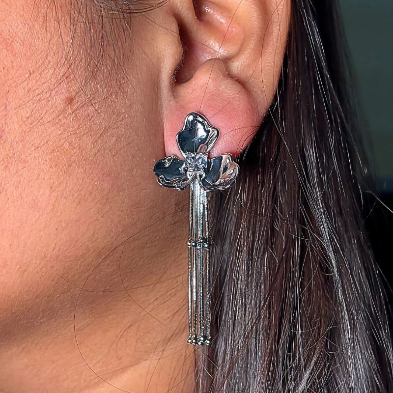 Chamkili Kali Silver Earring