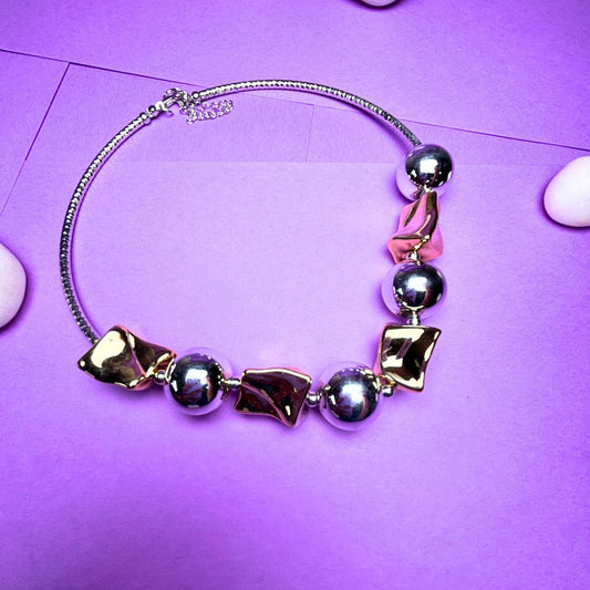 Aakar Elegance Choker